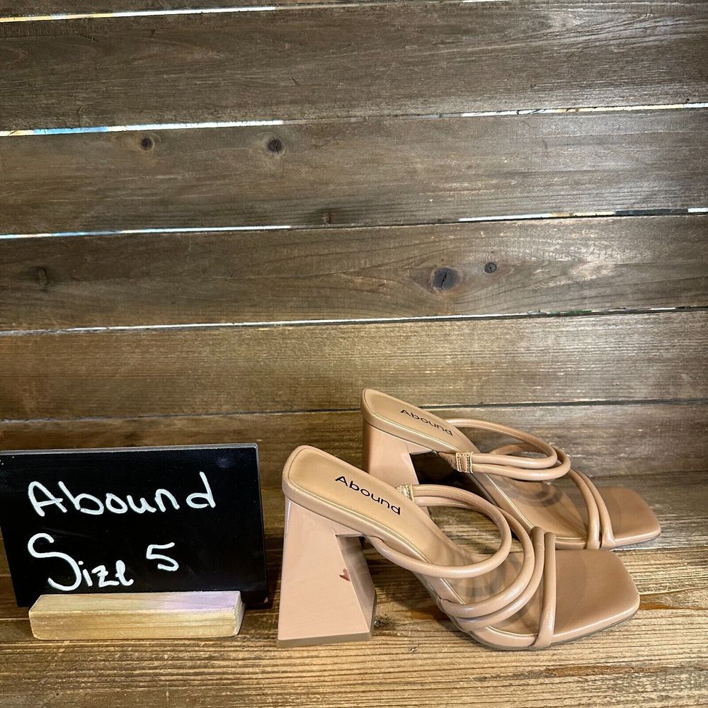 New Womens Abound Austyn Taupe Faux Leather Strappy Heels Sandals Size 5 M